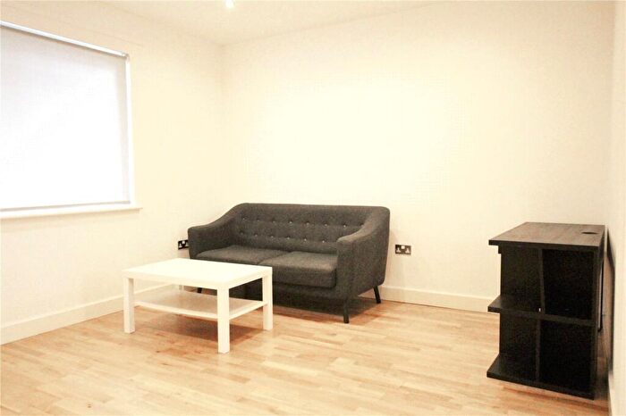 2 Bedroom Apartment To Rent In Tyas Road, Canning Town, London, E16