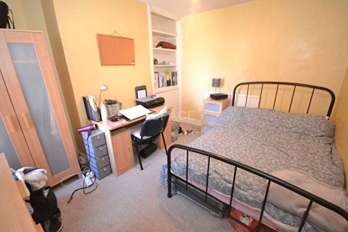 4 Bedroom Terraced House To Rent In Hatherley Road, Reading, Berkshire, RG1