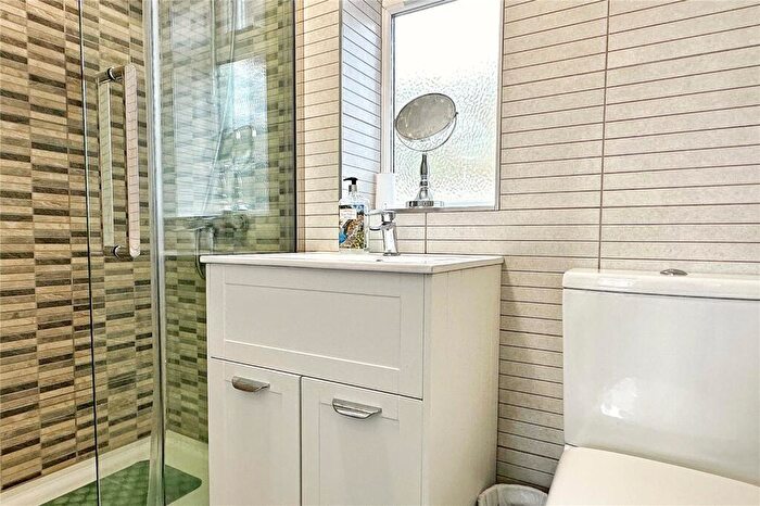 3 Bedroom End Of Terrace House For Sale In Long Lane, Chadderton, Oldham, Greater Manchester, OL9