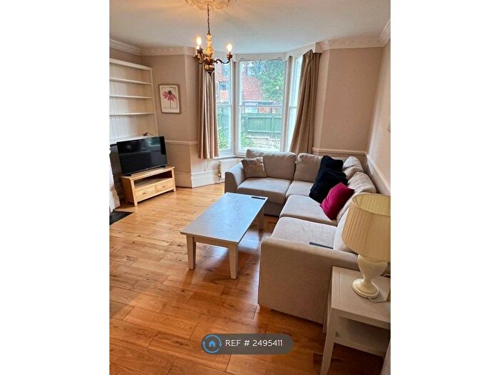 2 Bedroom Flat To Rent In Crouch Hill, London, N4