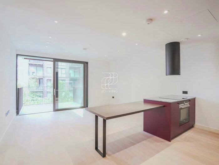 2 Bedroom Flat To Rent In Embassy Gardens, London, SW11
