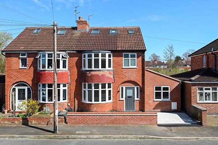 3 Bedroom Semi Detached House For Sale In Yearsley Crescent, Huntington Road, York, YO31
