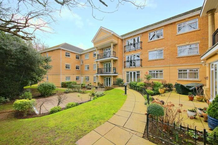 2 Bedroom Flat To Rent In Uxbridge Road, Hatch End, Pinner, HA5