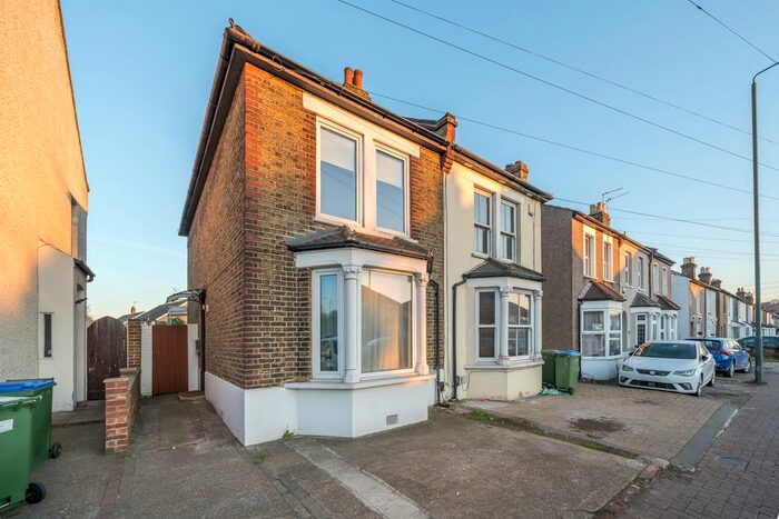 2 Bedroom Semi-Detached House To Rent In Erith Road, Barnehurst, Bexleyheath, DA7