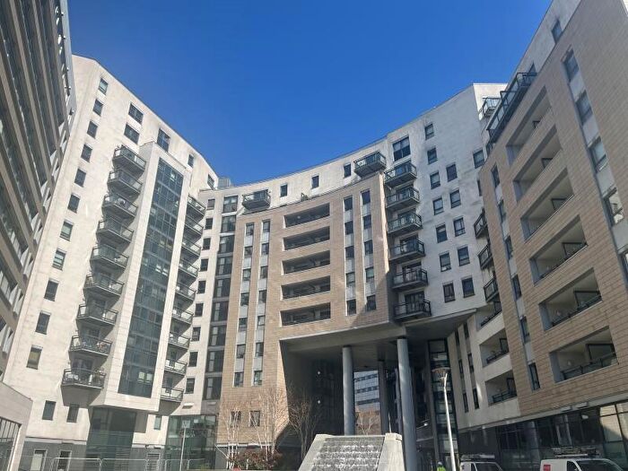 1 Bedroom Apartment For Sale In Gateway North, Leeds City Centre, LS9