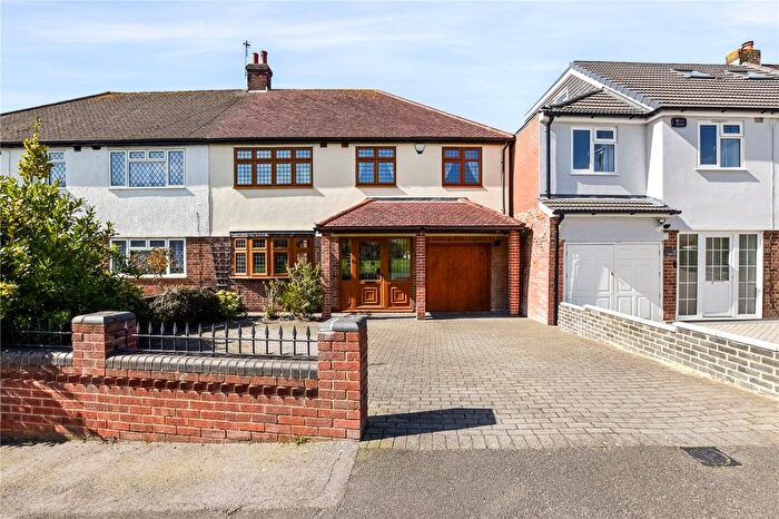 4 Bedroom Semi Detached House For Sale In Midhurst Hill, Bexleyheath, Kent, DA6