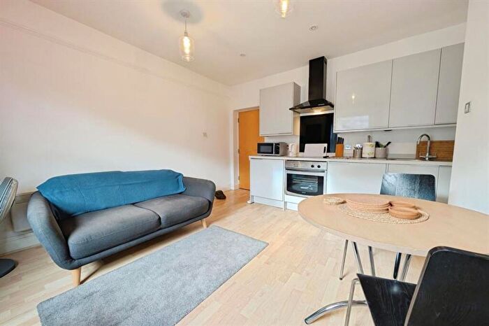 1 Bedroom Flat To Rent In Latimer Street, Southampton, SO14
