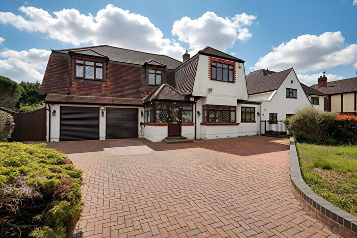 5 Bedroom Detached House For Sale In Nelmes Crescent, Hornchurch, RM11