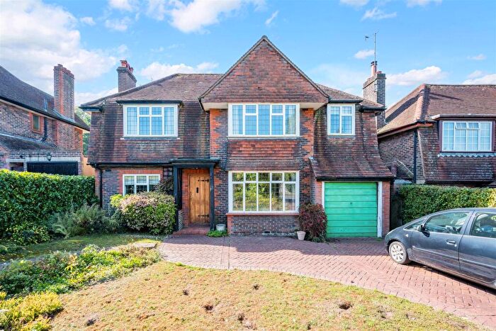 4 Bedroom House For Sale In Beacon Way, Banstead, SM7