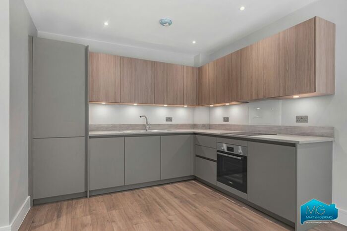 1 Bedroom Flat To Rent In Woodside Park Road, North Finchley, London, N12