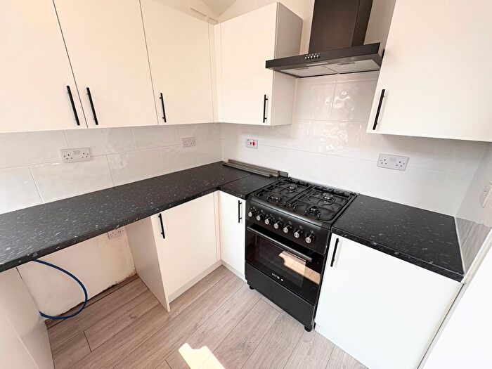 3 Bedroom Terraced House To Rent In Martin Street, Salford, M5