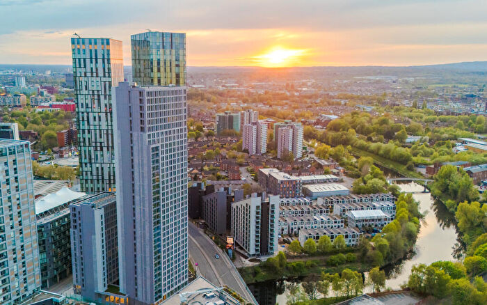 2 Bedroom Apartment To Rent In Greengate, Salford, M3