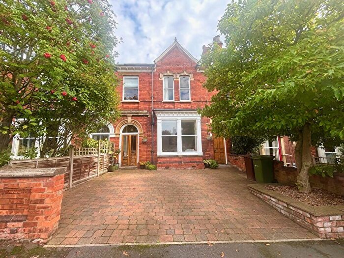 6 Bedroom Semi-Detached House For Sale In Ashlin Grove, Lincoln, LN1