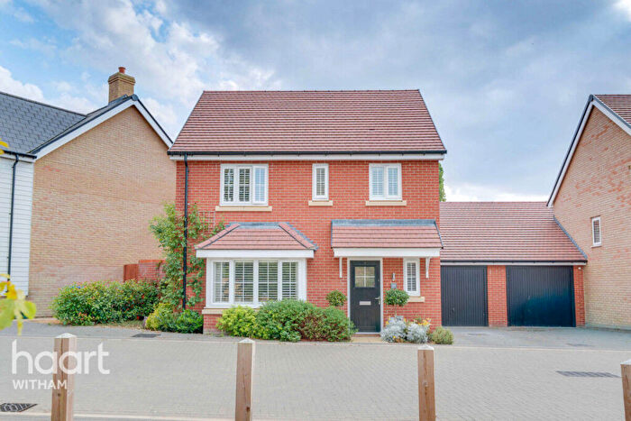 3 Bedroom Detached House For Sale In Cricketers Gardens, Witham, CM8