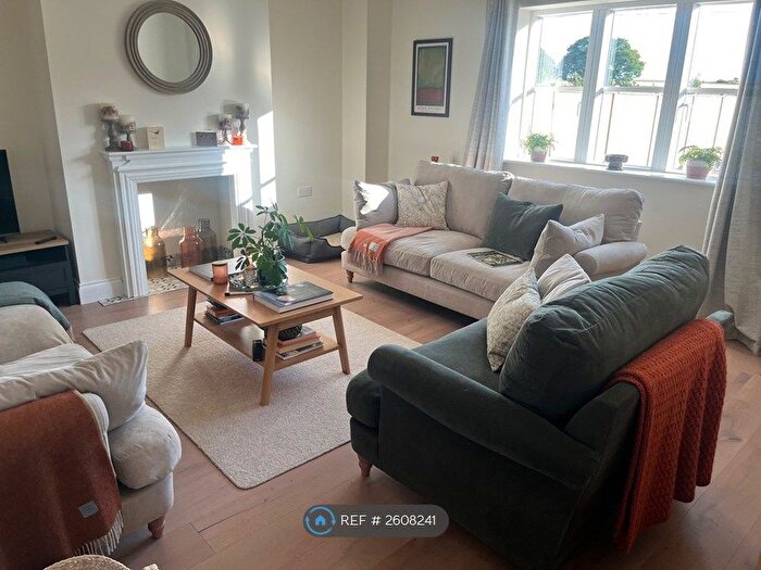 5 Bedroom Semi-Detached House To Rent In Main Street, Newmarket, CB8
