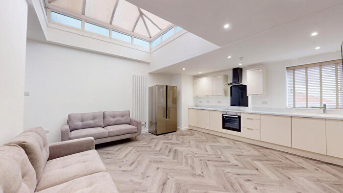 4 Bedroom House To Rent In Portland Apartments, Lincoln, LN5