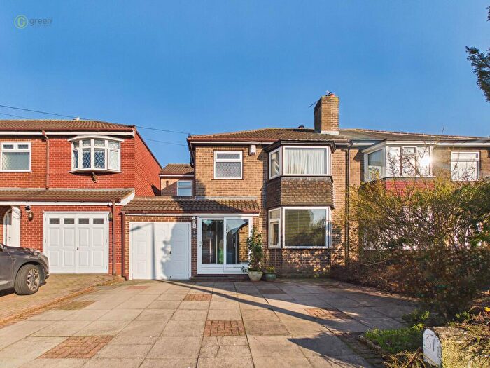 4 Bedroom Semi Detached House For Sale In Peak House Road, Great Barr, Birmingham, B43