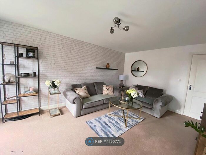 2 Bedroom Flat To Rent In Fenton Gate, Middleton, Leeds, LS10