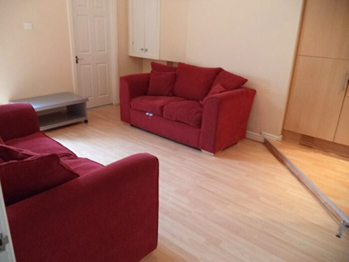 3 Bedroom Flat To Rent In Hazelwood Avenue, Jesmond, NE2