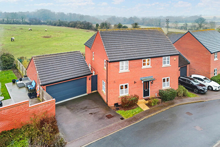 4 Bedroom Detached House For Sale In Kingfisher Way, Burton Latimer, NN15