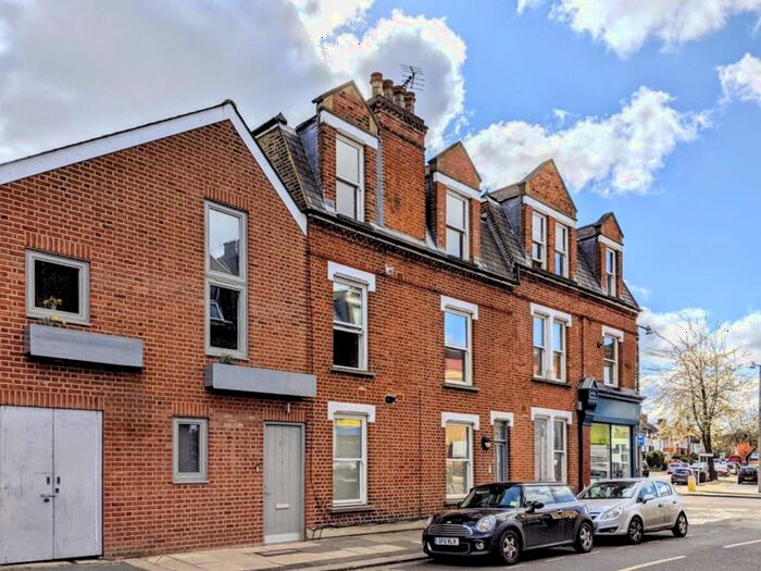 1 Bedroom Flat To Rent In Heath Road, Twickenham, TW1