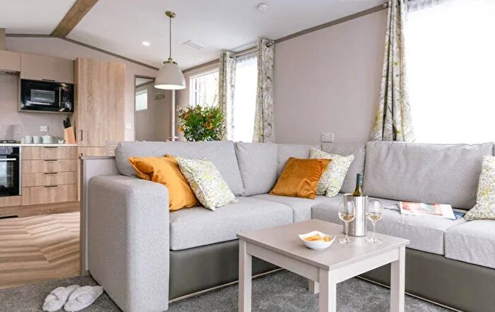 2 Bedroom Park Home For Sale In Landford, Salisbury, SP5
