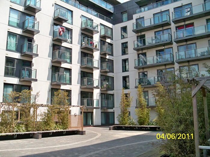 1 Bedroom Flat To Rent In High Street, Slough, SL1