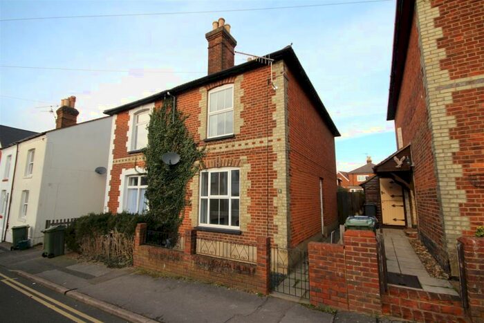 2 Bedroom House To Rent In Queens Road, Guildford, GU1