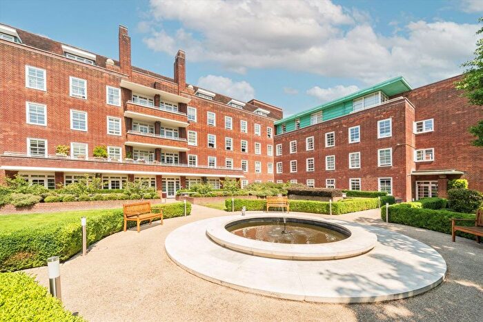 2 Bedroom Flat To Rent In Ravenscourt Gardens, Hammersmith, W6