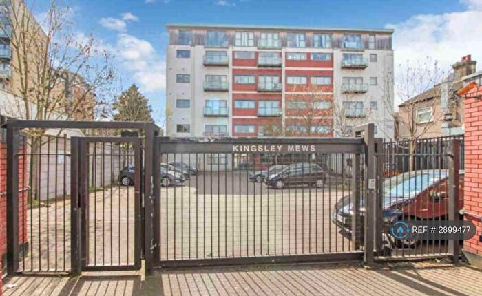 2 Bedroom Flat To Rent In Kingsley Mews, Ilford, IG1