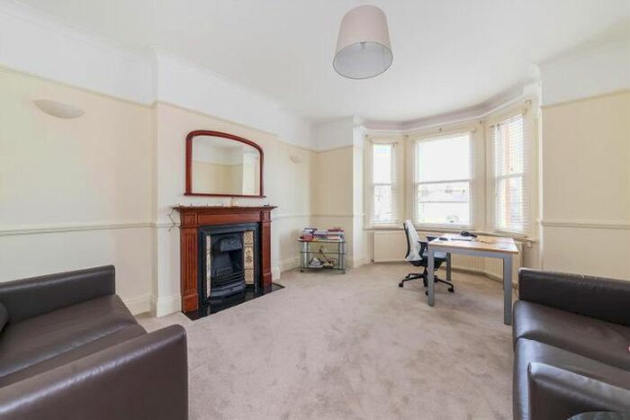 2 Bedroom Flat To Rent In Madeley Road, Ealing, W5