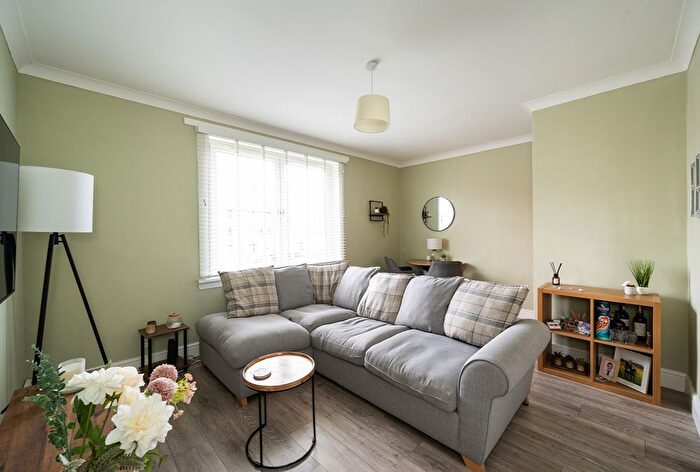 2 Bedroom Flat For Sale In / Royston Mains Place, Edinburgh, EH5
