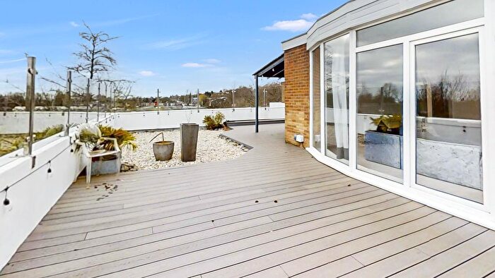 5 Bedroom Flat For Sale In Pinfold Court, Whitefield, M45