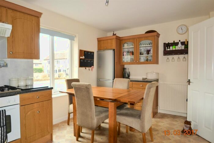 2 Bedroom Town House To Rent In Yew Tree Mews, Osbaldwick, York, YO10