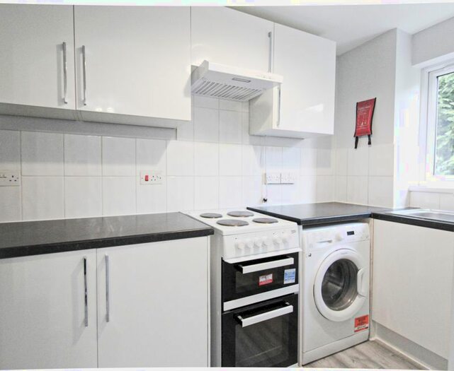 1 Bedroom Flat To Rent In Plowman Close, London, N18