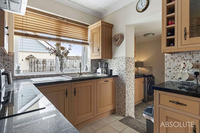2 Bedroom Detached Bungalow For Sale In Preston Down Road, Preston, TQ3