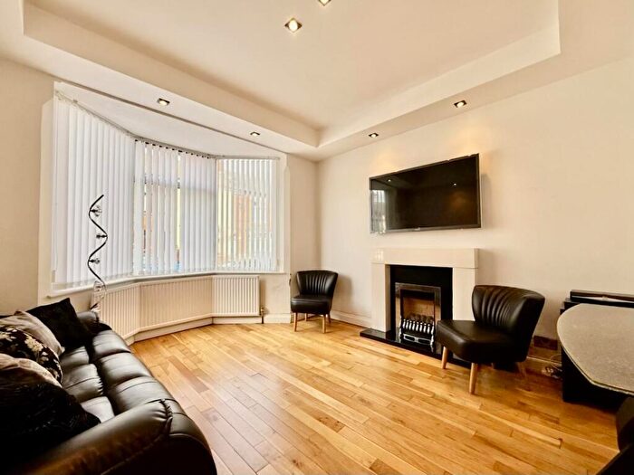 3 Bedroom Terraced House For Sale In Howard Street, Loughborough, LE11