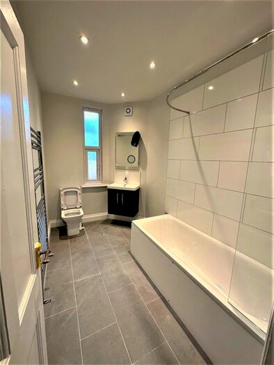 4 Bedroom Terraced House To Rent In Heaton Road, London, CR4