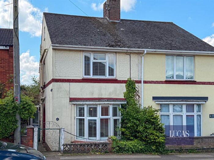 4 Bedroom Semi-Detached House For Sale In Netherfield Road, Kettering, NN15
