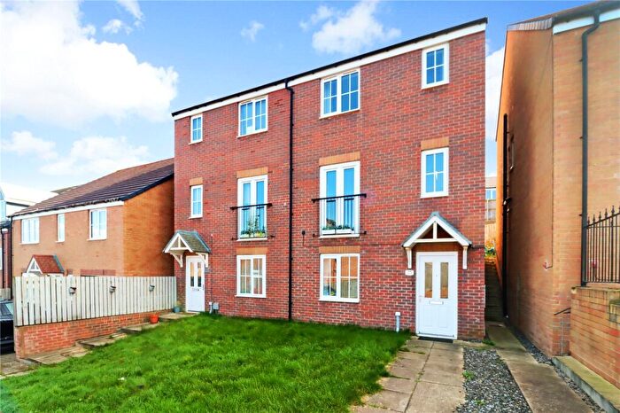 4 Bedroom Semi Detached House For Sale In Woodham Drive, Sunderland, Tyne And Wear, SR2