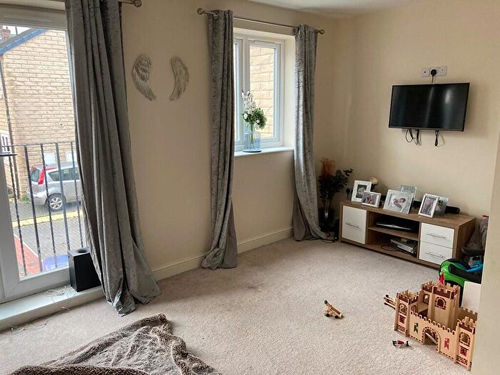 3 Bedroom Town House To Rent In Roman Gardens, Mexborough, S64