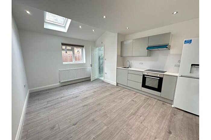 Studio To Rent In Buchanan Gardens, Kensal Rise, London, NW10