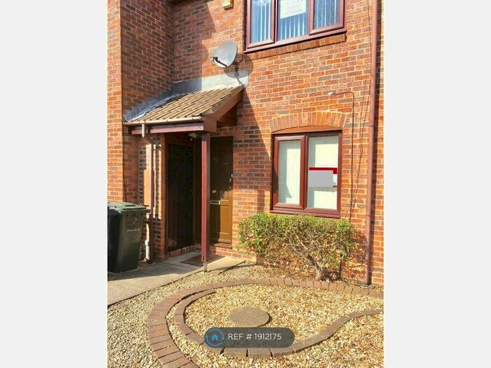 2 Bedroom Terraced House To Rent In Hunters Place, Newcastle Upon Tyne, NE2
