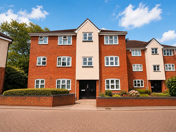 2 Bedroom Flat To Rent In Burdetts Road, Dagenham, Essex, RM9