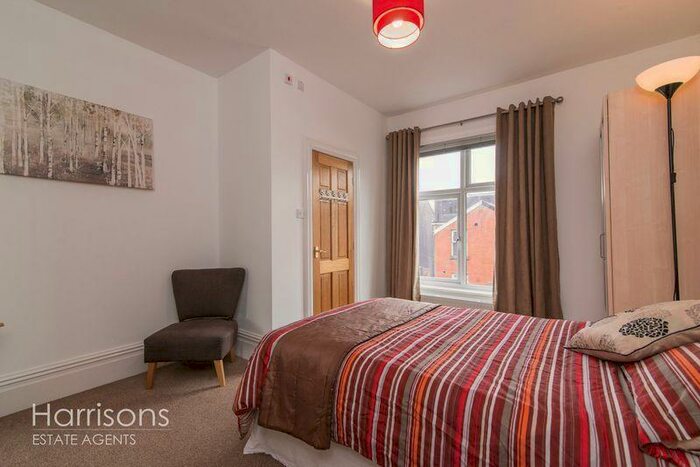 1 Bedroom Detached House To Rent In Wyresdale Road, Bolton, Lancashire., BL1