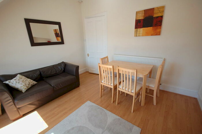 1 Bedroom Apartment To Rent In Hartington Road, Top Floor Left, West End, Aberdeen, AB10