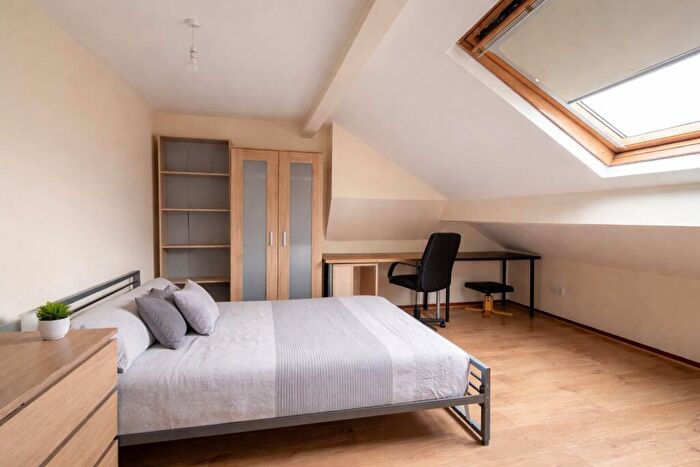 4 Bedroom House To Rent In Crookesmoor Road, Sheffield, S6