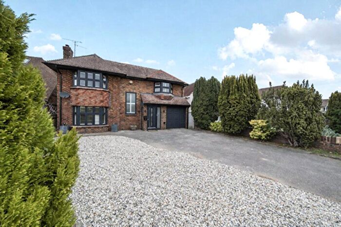 4 Bedroom Detached House For Sale In Marlborough Road, Old Town, Swindon, Wiltshire, SN3