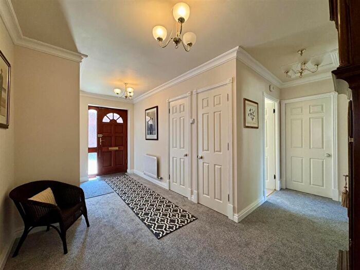 3 Bedroom Detached Bungalow For Sale In Harringay Drive, Stourbridge, DY8