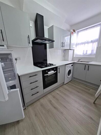 1 Bedroom Flat To Rent In Lea Bridge Road, Leyton, E10